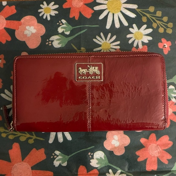 Coach Red Patent Leather Zip Around Wallet - Picture 1 of 3